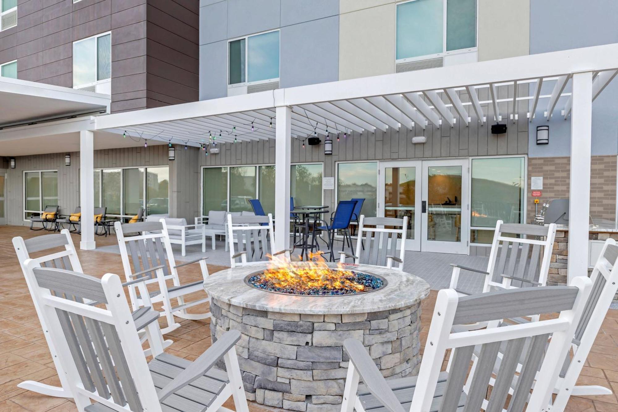Towneplace Suites By Marriott Richmond Colonial Heights Bagian luar foto