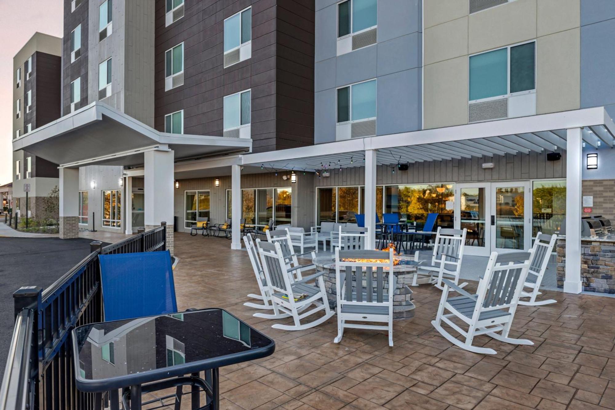 Towneplace Suites By Marriott Richmond Colonial Heights Bagian luar foto